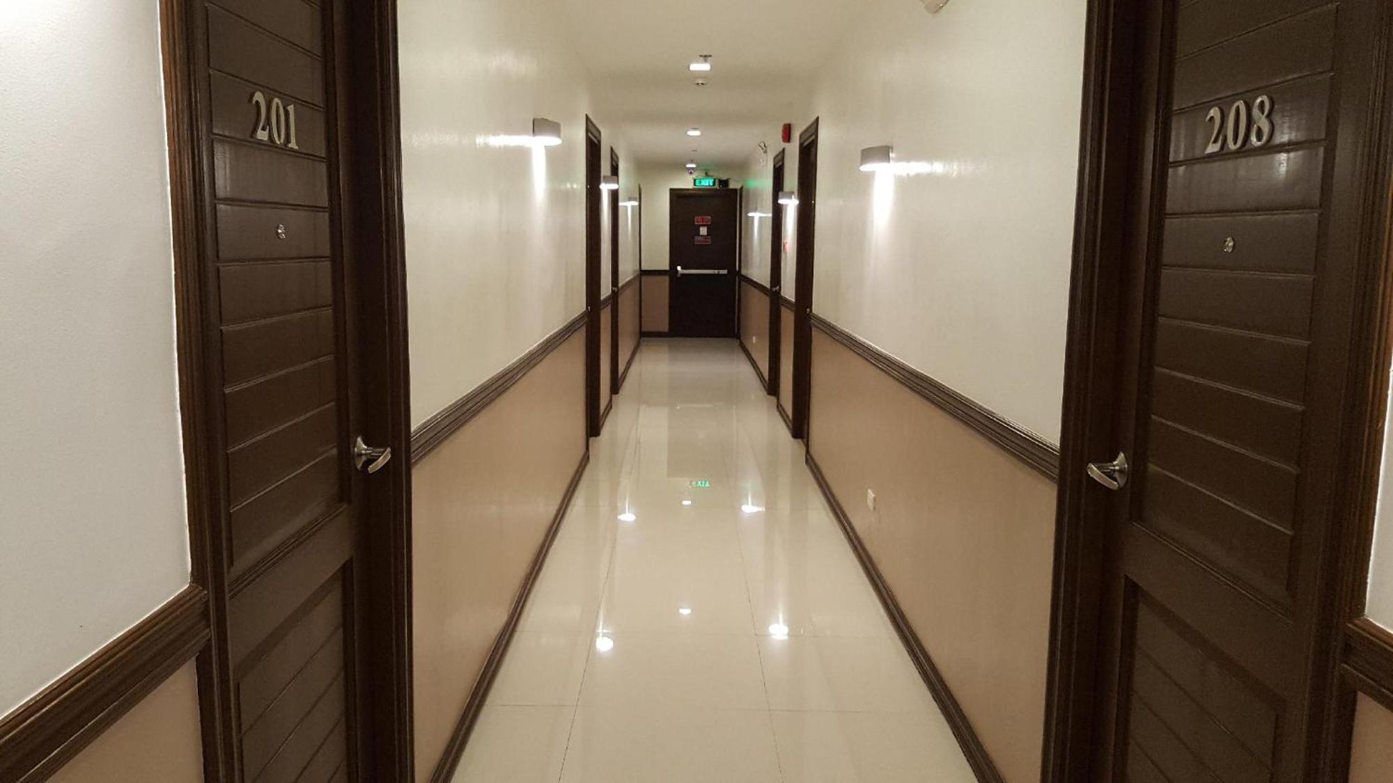 Pearli View Hotel Iloilo Powered By Cocotel Екстериор снимка