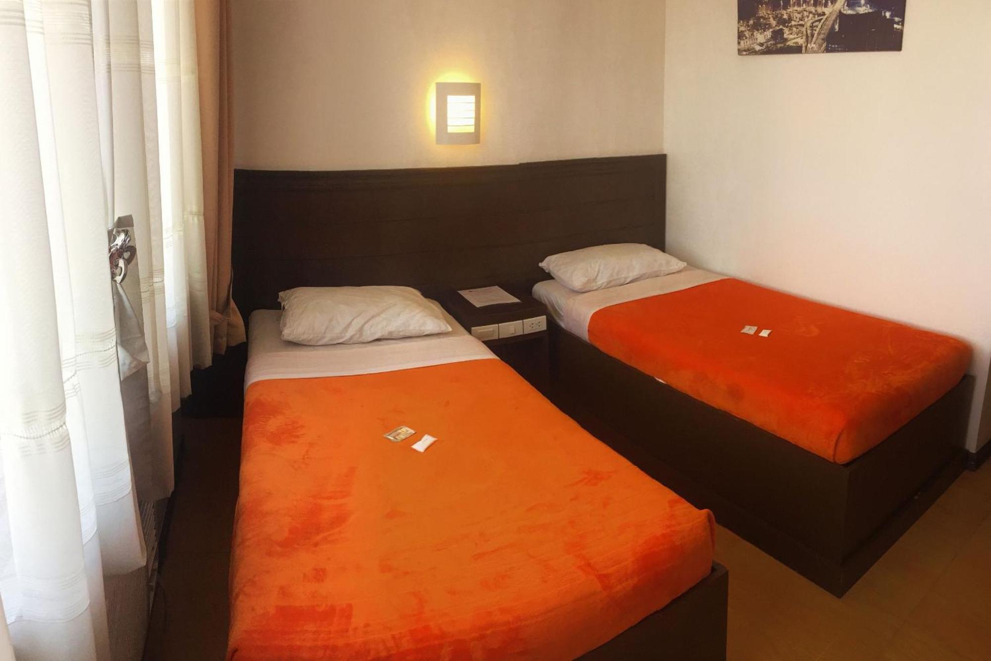 Pearli View Hotel Iloilo Powered By Cocotel Стая снимка