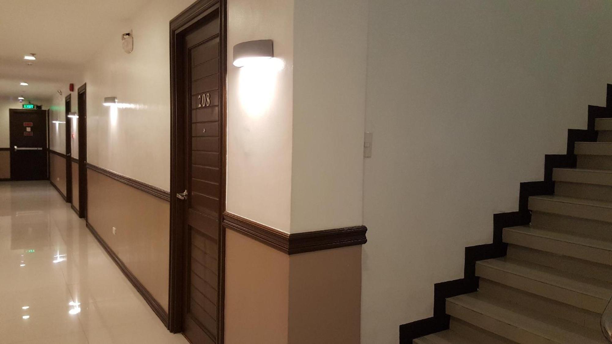 Pearli View Hotel Iloilo Powered By Cocotel Екстериор снимка