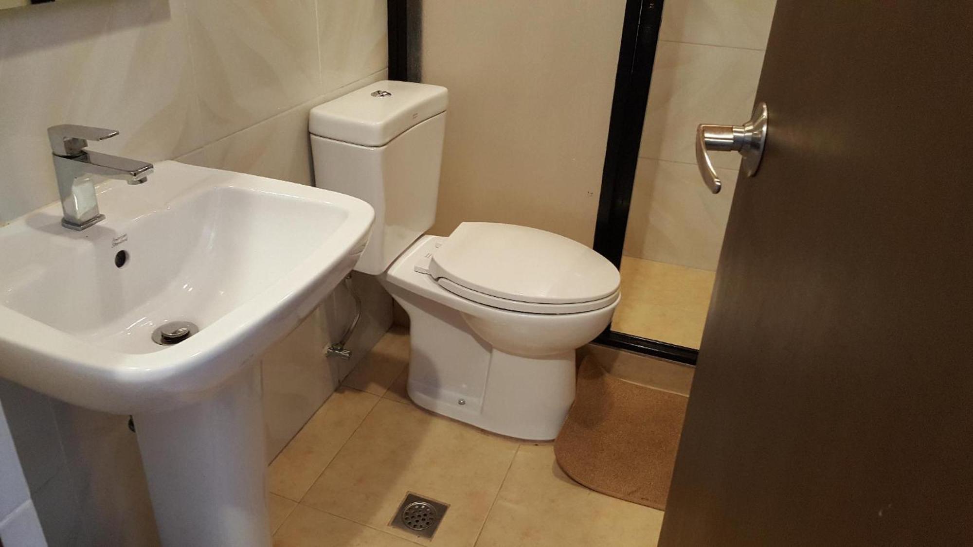 Pearli View Hotel Iloilo Powered By Cocotel Стая снимка
