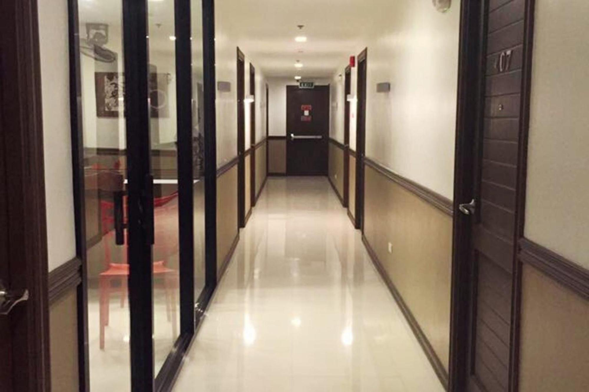Pearli View Hotel Iloilo Powered By Cocotel Екстериор снимка