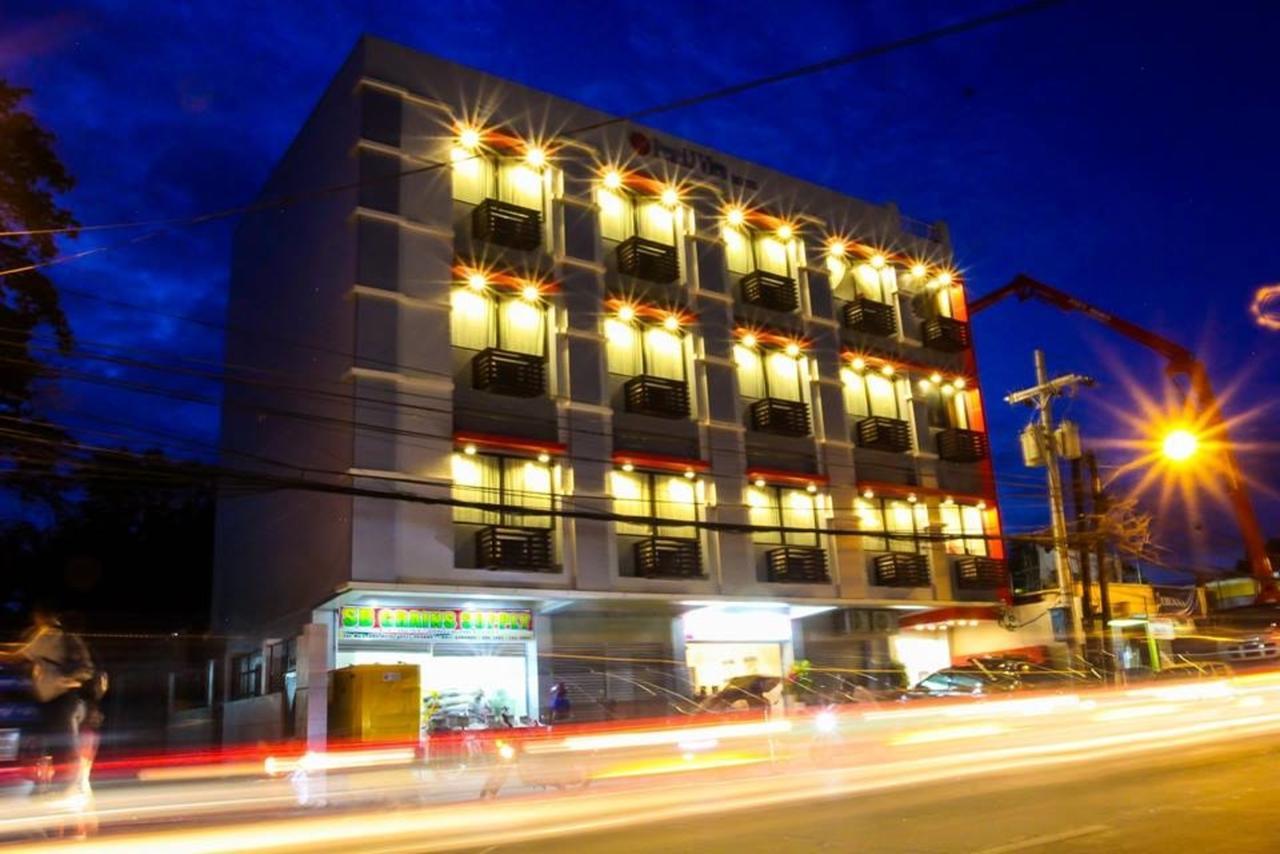 Pearli View Hotel Iloilo Powered By Cocotel Екстериор снимка