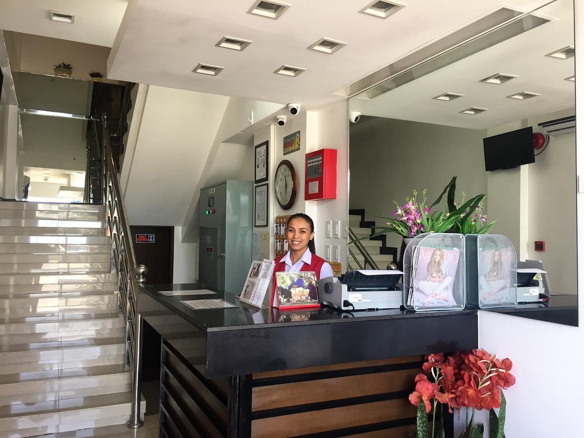 Pearli View Hotel Iloilo Powered By Cocotel Екстериор снимка